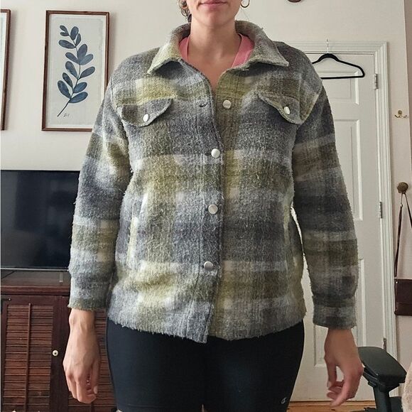Joie Large windowpane fuzzy "shacket" green plaid w side pockets - Picture 2 of 6
